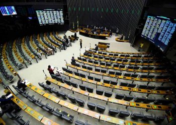 Congresso encontra espaço no Orçamento para campanhas turbinadas e reajustes