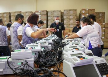 TRE-AP faz cerimônia pública para o carregamento das urnas que serão utilizadas no primeiro turno das Eleições 2022