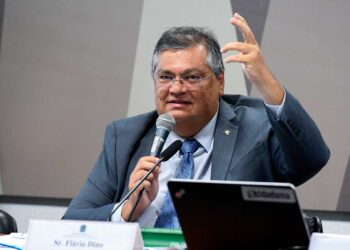 Dino e Cármen Lúcia: Ministros do STF criticam supersalários e falam em “constrangimento para o judiciário”
