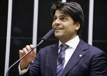 Saiu na Imprensa: Coordenador do Grupo da Reforma Administrativa nega corte de salários, mas fala em ajuste