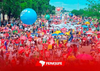 CAVALO DE TRÓIA: Marcha dos servidores lota as ruas da capital federal em rejeição à reforma administrativa