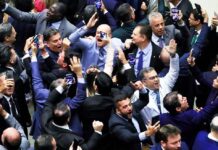 DERROTA DO POVO: Veja a lista dos deputados que votaram contra taxar bancos, bets e bilionários