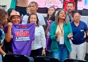 COP30: Coordenadora representa o Sindjuf-PA/AP em ato contra a Reforma Administrativa na UFPA