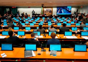 CARGOS NA JE: CCJ aprova parecer favorável a projeto que cria cargos na Justiça Eleitoral