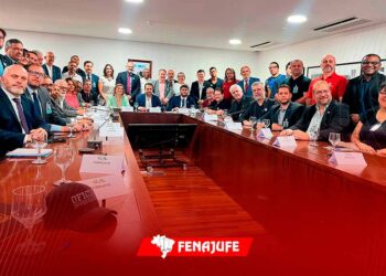 Fenajufe participa de reunião na Presidência da República junto com entidades contra a reforma administrativa