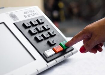 Sistema eleitoral: voto proporcional ou distrital misto