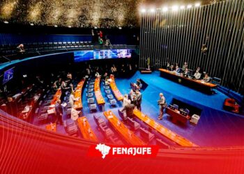 PEC 169/2019: Senado aprova proposta que permite acumulação com cargo de professor