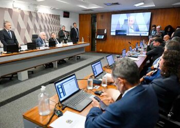 Fim da aposentadoria compulsória como punição está na pauta da CCJ