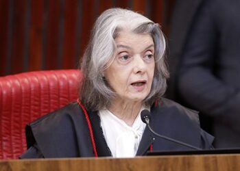 Ministra Cármen Lúcia anuncia saída antecipada da presidência do TSE