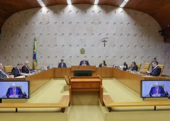 Magistrados pedem que STF adie implementação da tese que limita penduricalhos