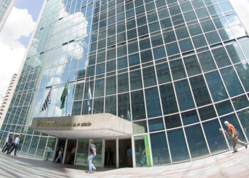 Servidor federal pode manter vínculo mesmo durante estágio probatório em outro ente, decide Justiça