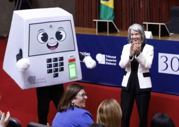 “Pilili”: Desinformação sobre urnas eletrônicas persiste após lançamento de mascote do TSE