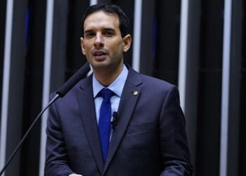 Leo Prates é o relator do projeto de lei do governo sobre redução de jornada