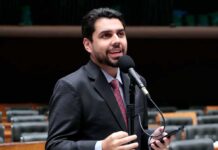 Projeto obriga bancos a oferecerem a clientes idosos validação de transações por pessoa de confiança