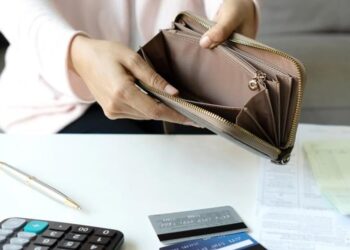 Juiz limita consignados de servidora após descontos consumirem 50% da renda