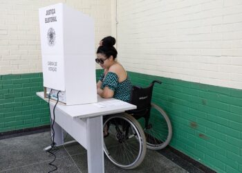 Eleitores com deficiência podem solicitar transporte para o dia da votação